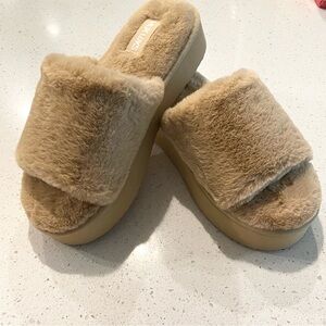 MUK LUKS KIRSTEY PLATFORM SLIDE SLIPPER, Size M 7/8, Tan Irish Cream, NWT!